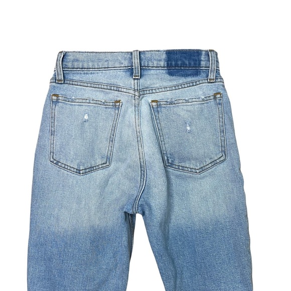 Abercrombie & Fitch Women’s The Skinny High Rise Light Wash Distressed Jeans - Picture 6 of 8